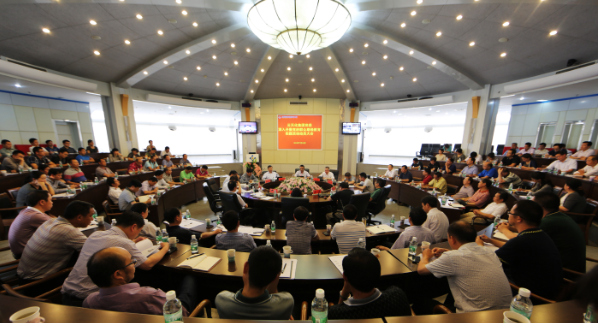 亚洲无码
正式启动群众路线教育实践活动