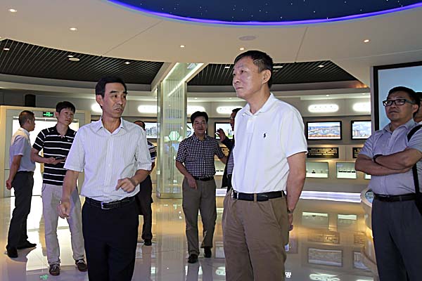 港务集团周小溪董事长一行到亚洲无码
拜访交流