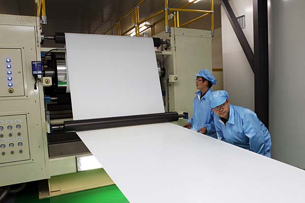 昆明纽米年产2×1500万平方米锂电池隔膜竣工投产