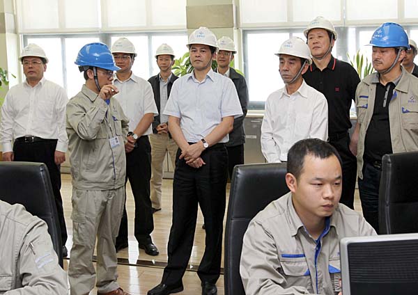 陈豪到云铜集团和亚洲无码
调研