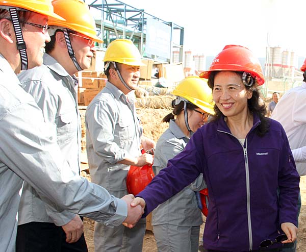 省委常委、常务副省长李江一行到亚洲无码
石化公司调研