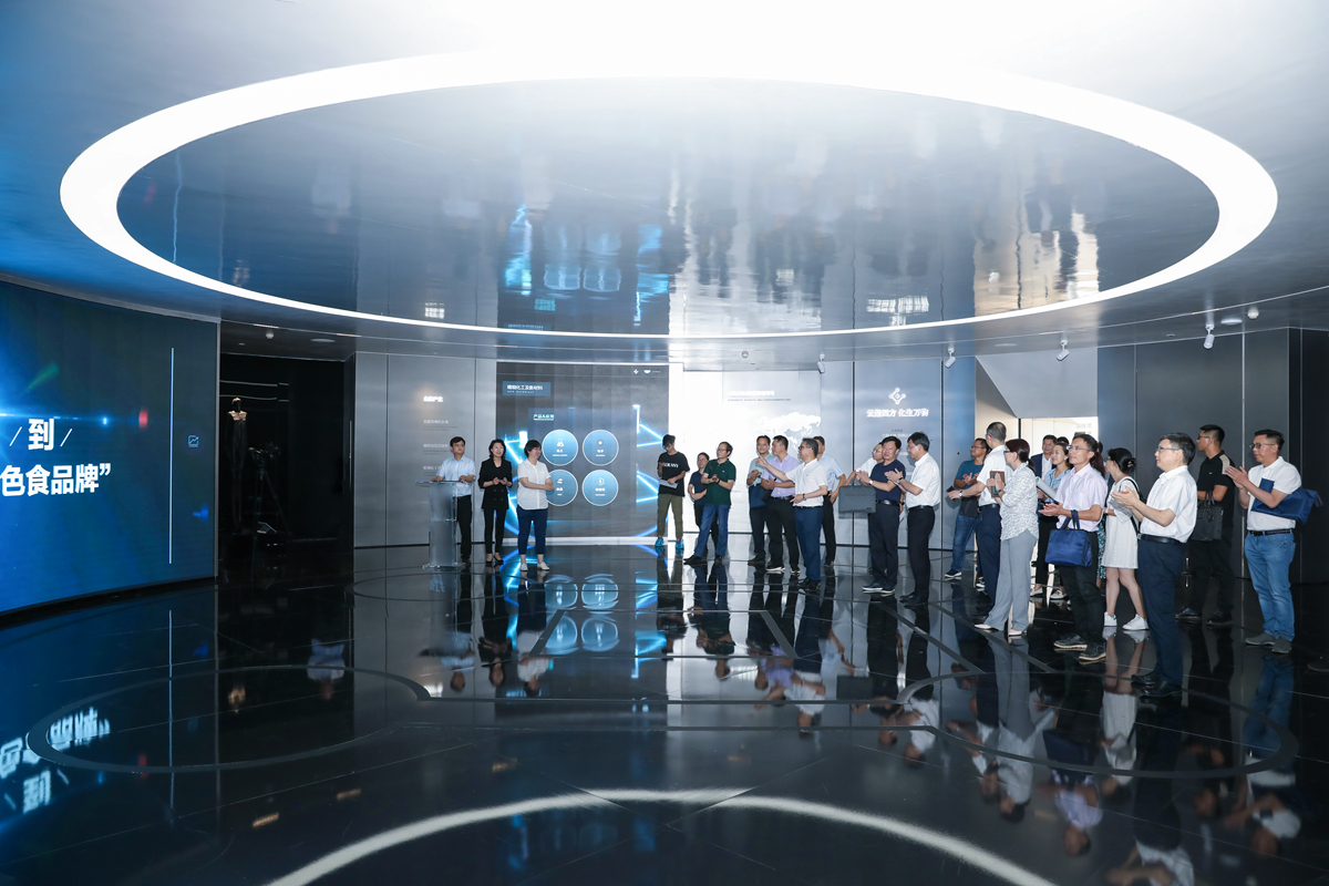 亚洲无码
同朱有勇院士专家团队、澜沧县委县政府举行乡村振兴合作交流座谈会