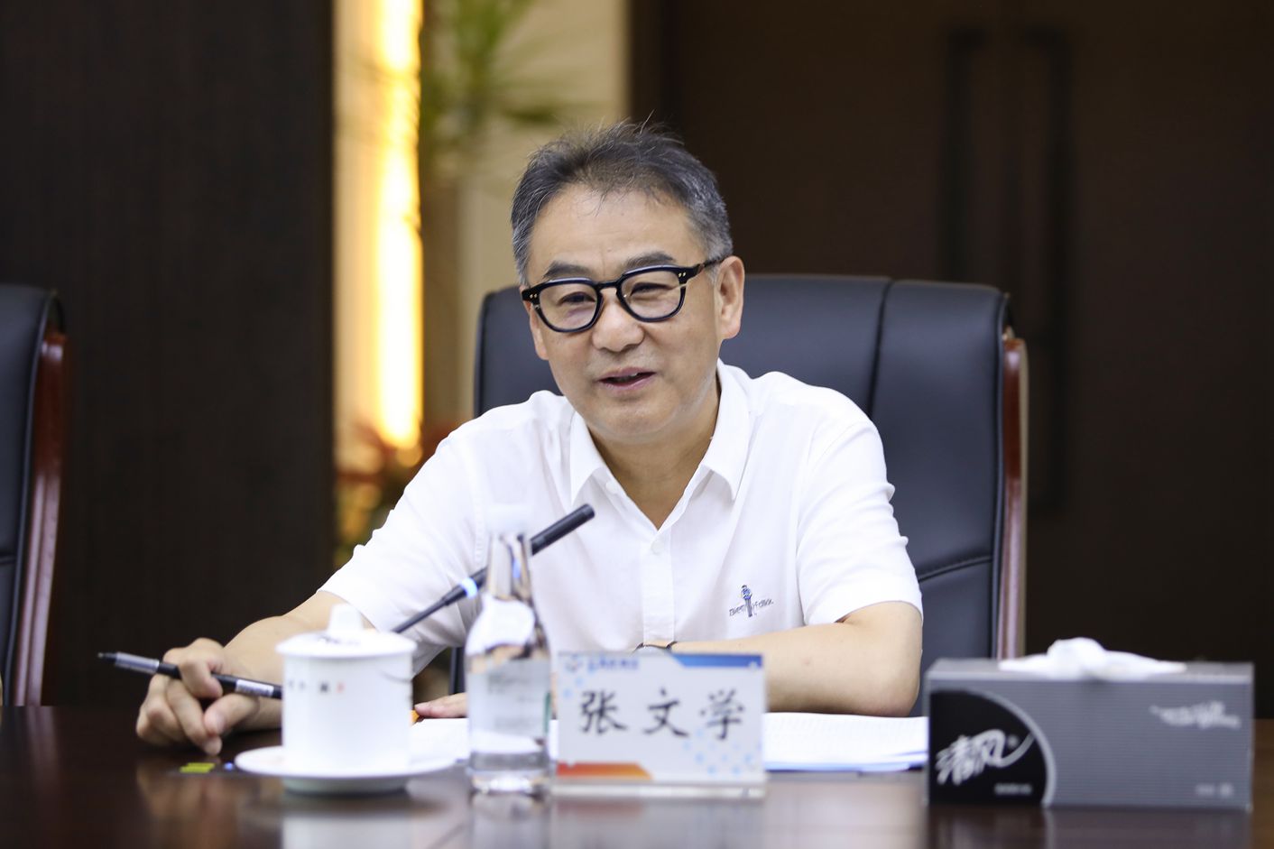 华夏银行昆明分行行长赵草梓一行到访亚洲无码
参观交流