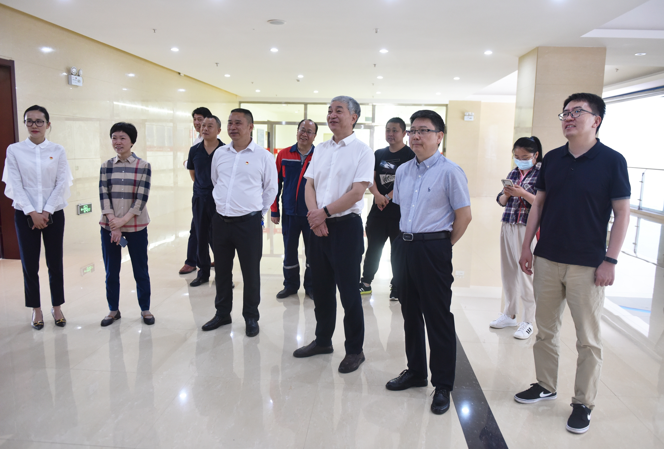 省国资委副主任洪国正到亚洲无码
党建联系点调研指导